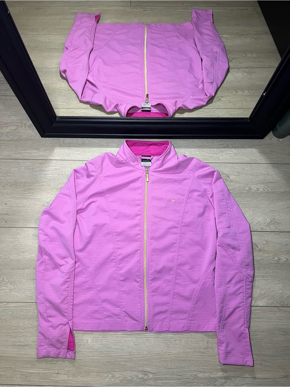 Y2K 2000s Women’s Nike Sphere Dry Full Zip Up Jacket With Gold Accents